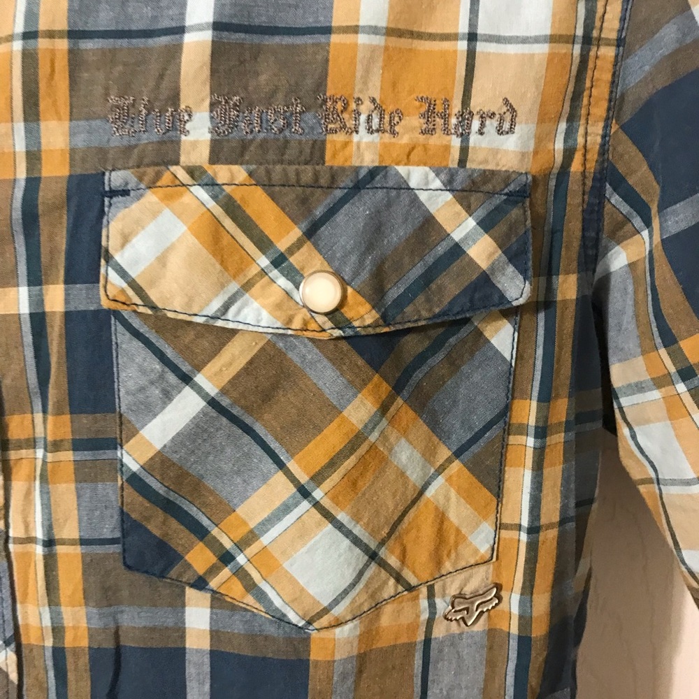 Fox SS Button Up - Picture 3 of 7